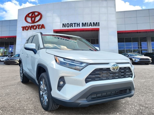 2025 Toyota RAV4 XLE Premium's photo
