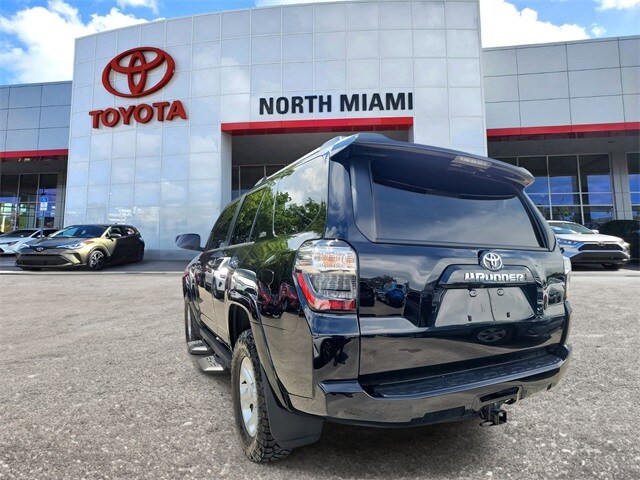 2023 Toyota 4Runner SR5 Premium photo 3