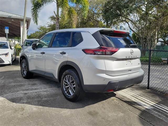 2024 Nissan Rogue S photo 3