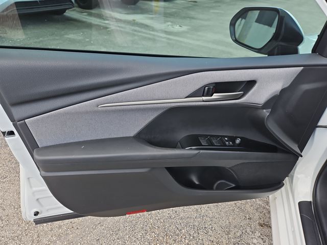 2025 Toyota Camry LE - Photo 10