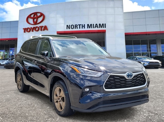 2023 Toyota Highlander Hybrid SUV 