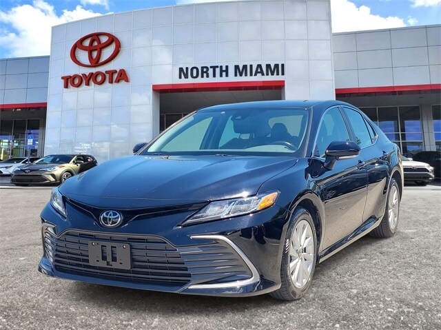 2022 Toyota Camry LE photo 2