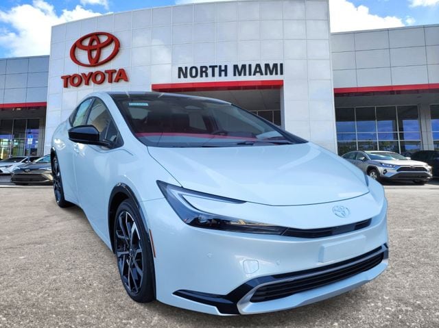 2026 Toyota Prius XSE Premium's photo