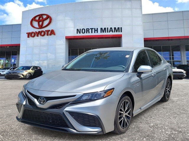 2023 Toyota Camry SE photo 2