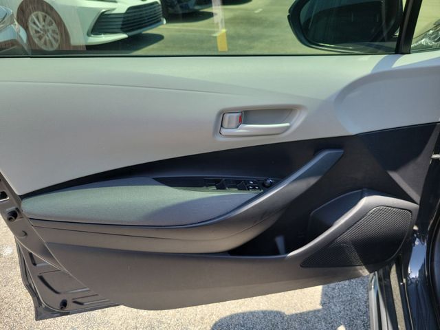 2025 Toyota Corolla LE - Photo 12