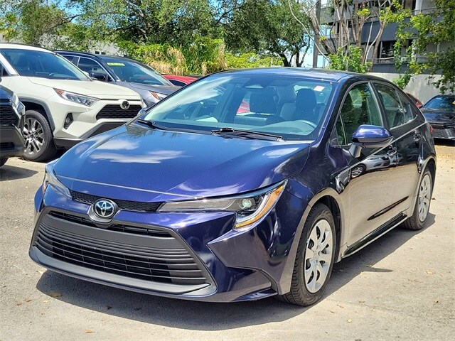 2023 Toyota Corolla LE photo 2