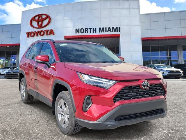 2025 Toyota RAV4 XLE's photo