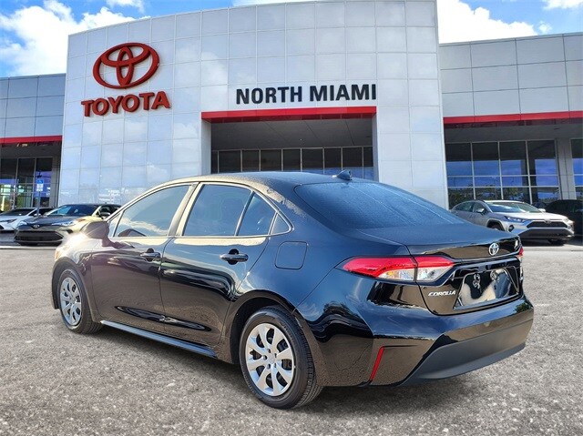 2024 Toyota Corolla LE photo 3