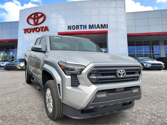 2025 Toyota Tacoma SR5's photo