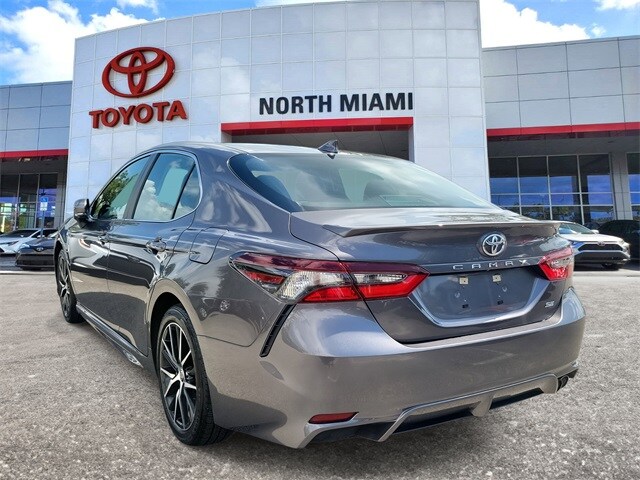 2023 Toyota Camry SE photo 3
