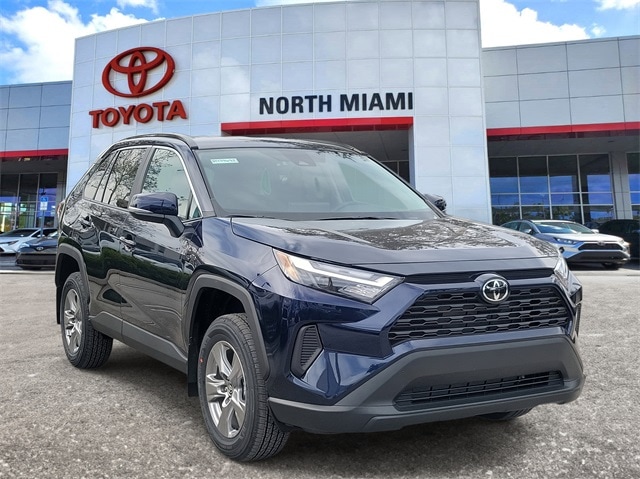 2025 Toyota RAV4 XLE's photo