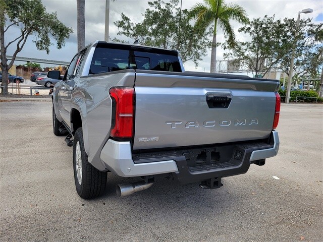 2025 Toyota Tacoma SR5 photo 3