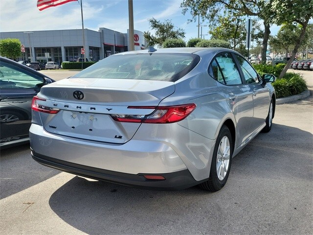 2026 Toyota Camry LE photo 4