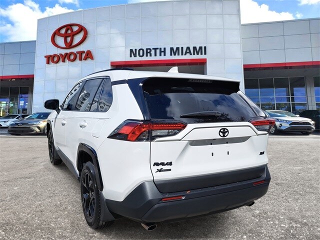 2024 Toyota RAV4 XLE photo 2