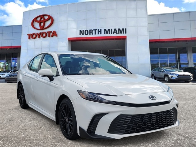 2026 Toyota Camry SE's photo