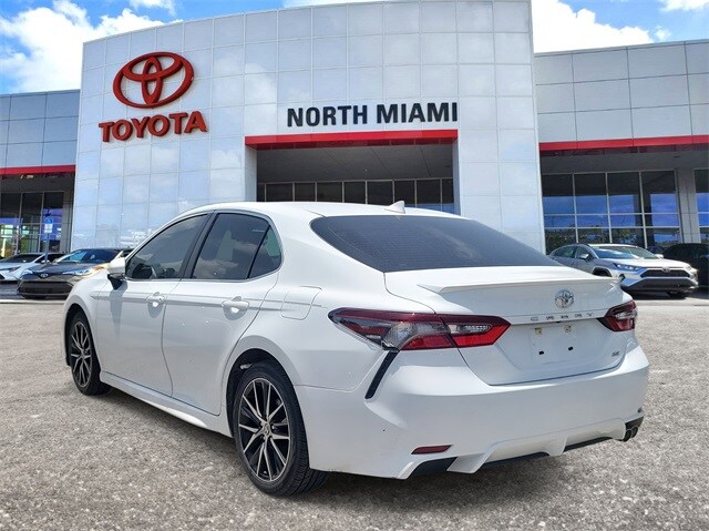 2024 Toyota Camry SE photo 3