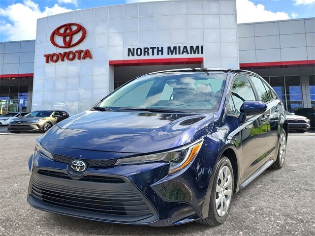 2024 Toyota Corolla LE photo 2
