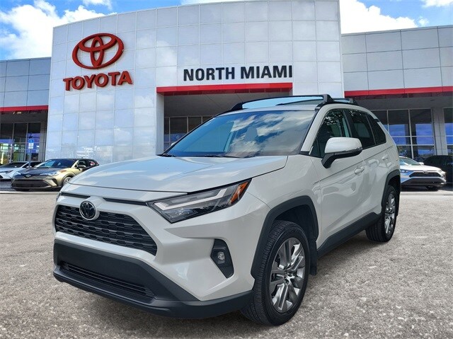 2024 Toyota RAV4 XLE Premium photo 2