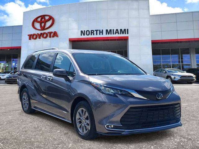 2021 Toyota Sienna Van 