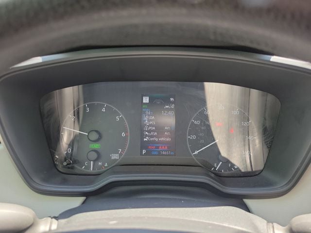 2025 Toyota Corolla LE - Photo 17