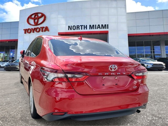 2023 Toyota Camry LE photo 3