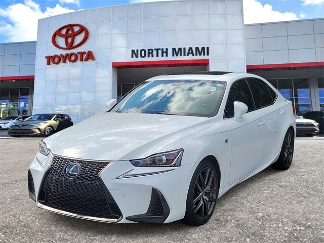 2020 Lexus IS 350 photo 2
