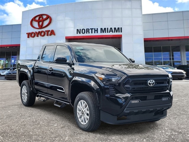 2025 Toyota Tacoma SR5's photo