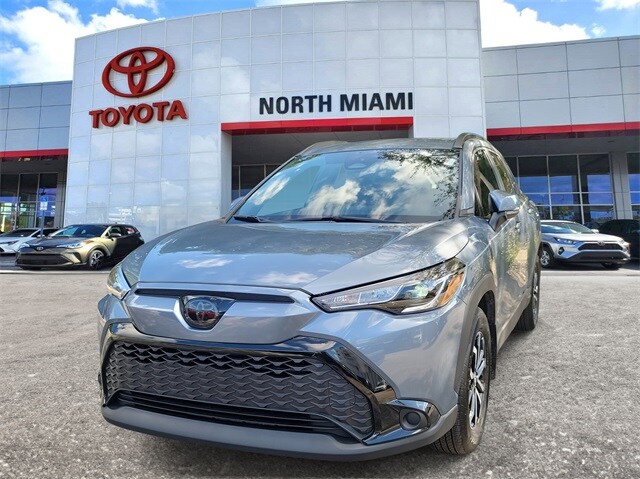 2024 Toyota Corolla Hybrid SE photo 2