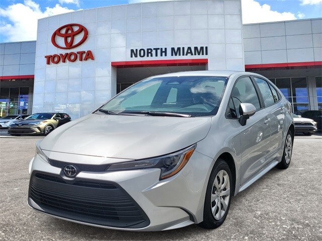 2024 Toyota Corolla LE photo 2