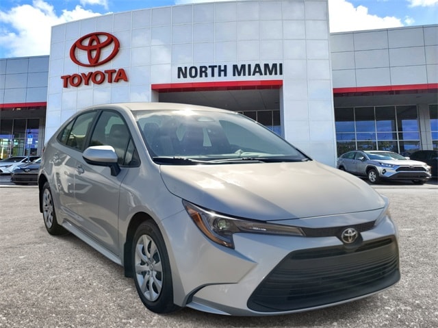 2025 Toyota Corolla LE's photo