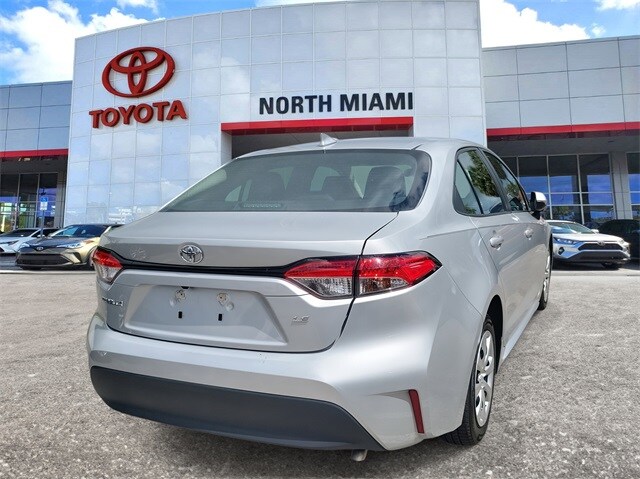 2024 Toyota Corolla LE photo 4