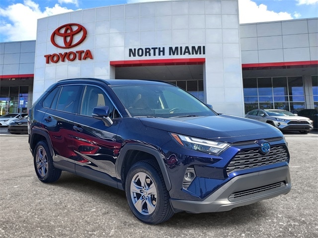 2024 Toyota RAV4 XLE's photo