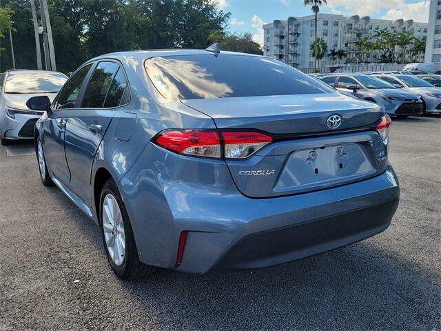 2025 Toyota Corolla Hybrid LE photo 3