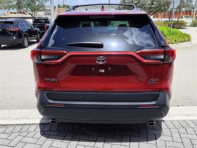 2025 Toyota RAV4 Hybrid XLE Premium photo 3