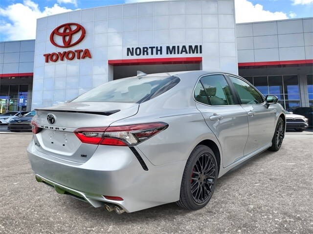 2024 Toyota Camry SE photo 4