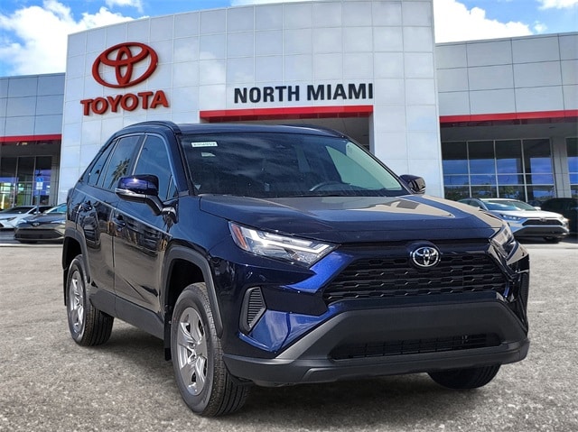 2025 Toyota RAV4 XLE's photo