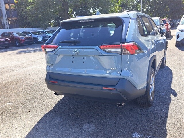 2023 Toyota RAV4 XLE photo 4