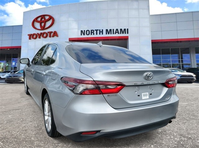 2023 Toyota Camry LE photo 3