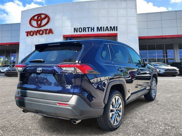 2023 Toyota RAV4 XLE Premium photo 4