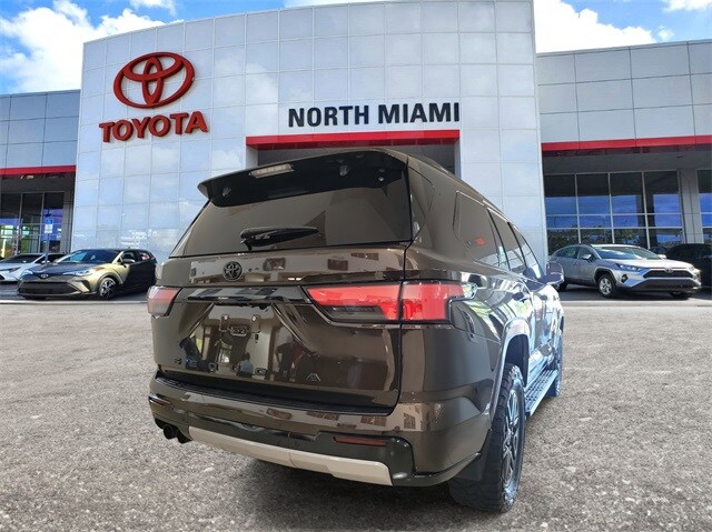 2023 Toyota Sequoia Limited photo 4