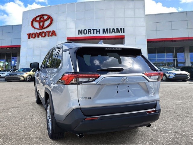 2024 Toyota RAV4 XLE Premium photo 3