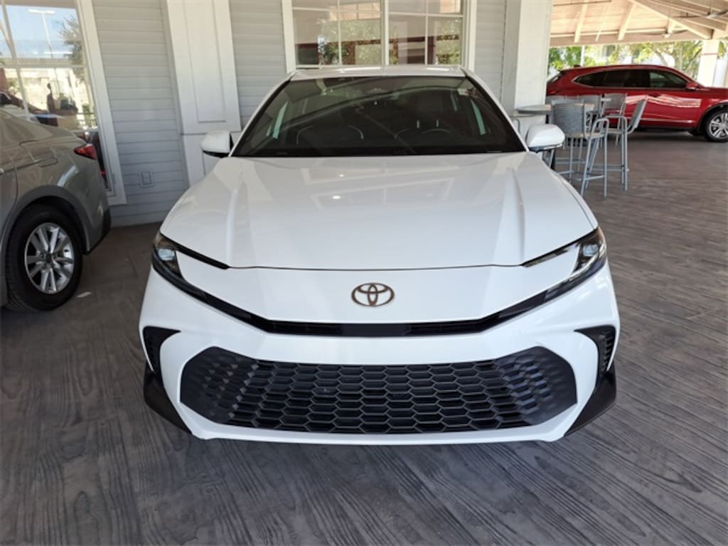 Used 2025 Toyota Camry SE Sedan