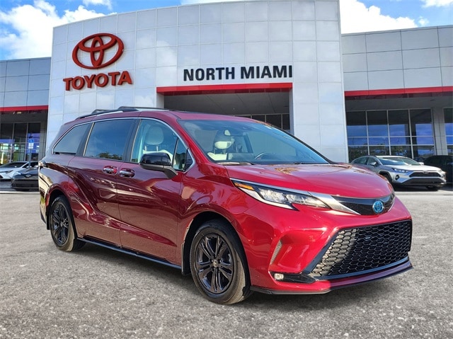 2024 Toyota Sienna Van Passenger Van 