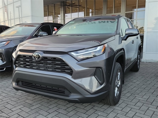 2025 Toyota RAV4 XLE photo 2