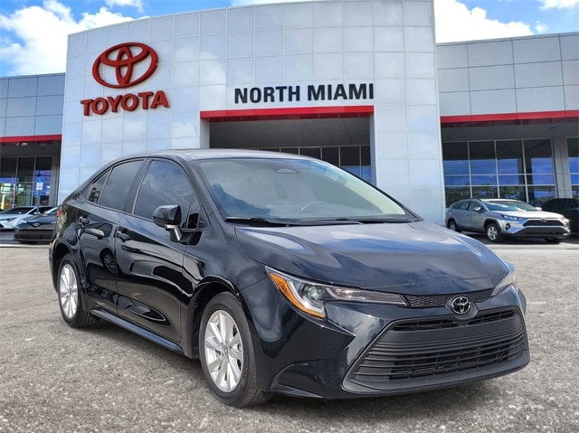 2025 Toyota Corolla LE's photo