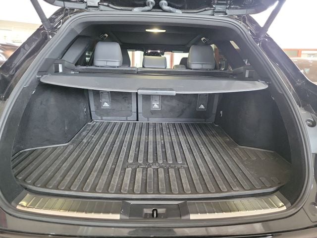 2025 Toyota Crown Signia Limited - Photo 5