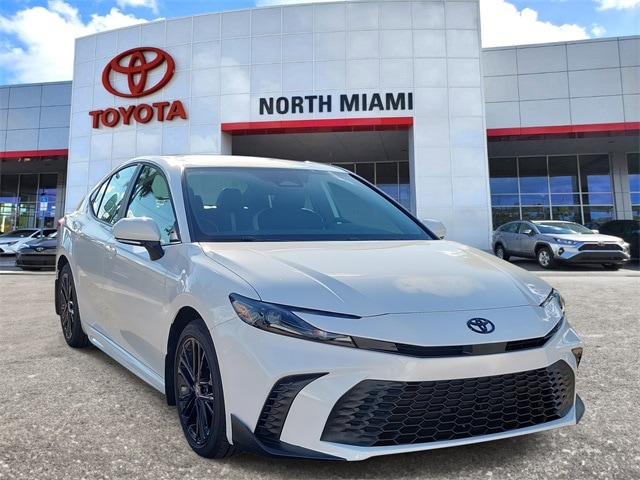 2026 Toyota Camry SE's photo