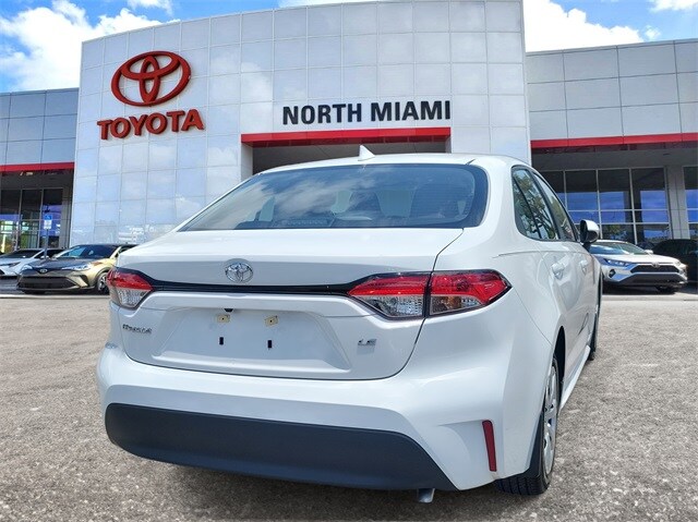 2024 Toyota Corolla LE photo 4