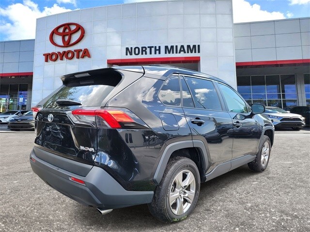 2023 Toyota RAV4 XLE photo 4