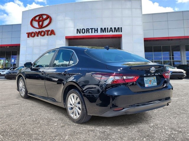 2022 Toyota Camry LE photo 3